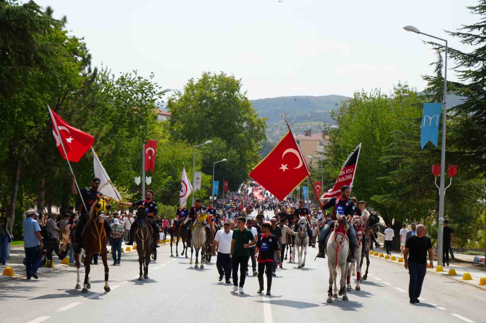 Türkiye’nin dört bir yanından gelen Yörükler Söğüt’te buluştu