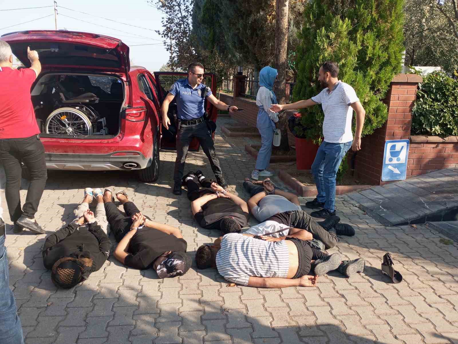 Manisa&rsquo;da 1&rsquo;i kadın, 9 ka&ccedil;ak g&ouml;&ccedil;men yakalandı
