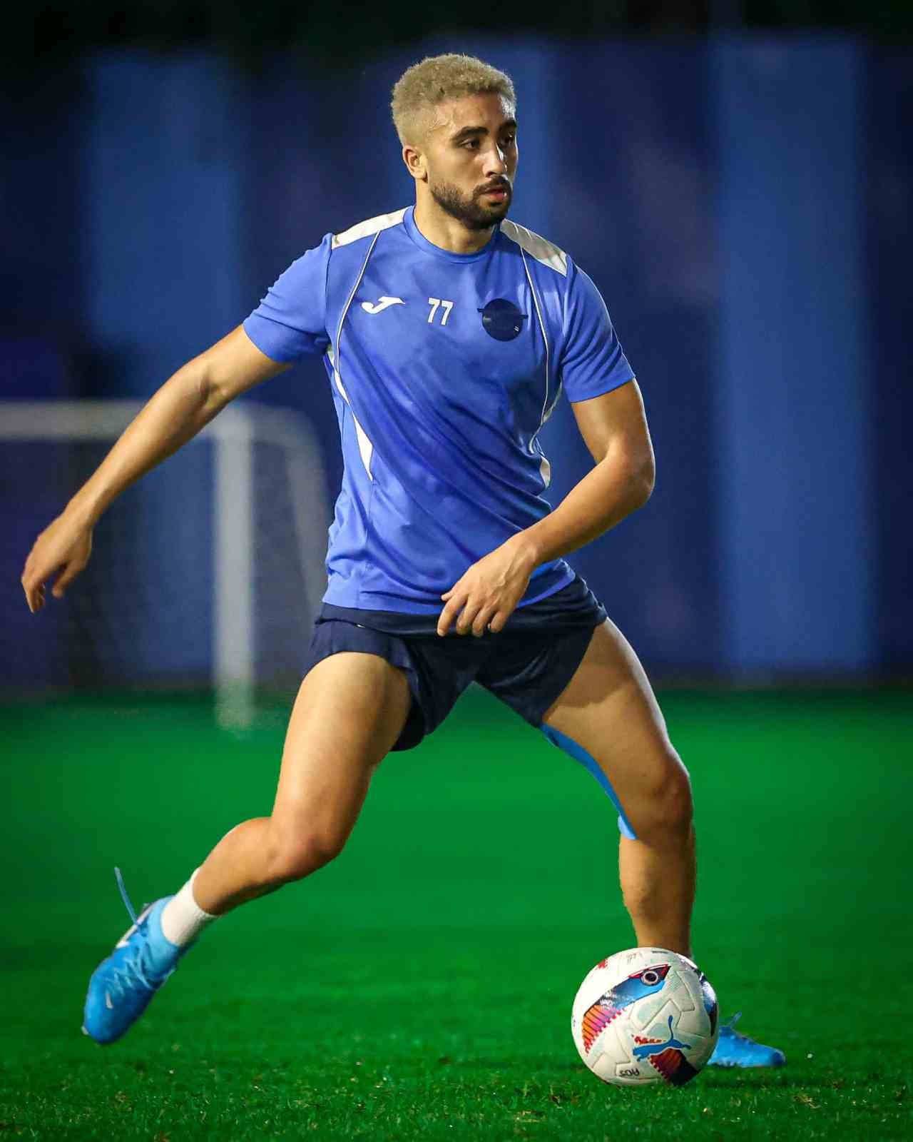 Adana Demirspor, Antalyaspor ma&ccedil;ı hazırlıklarını s&uuml;rd&uuml;rd&uuml;
