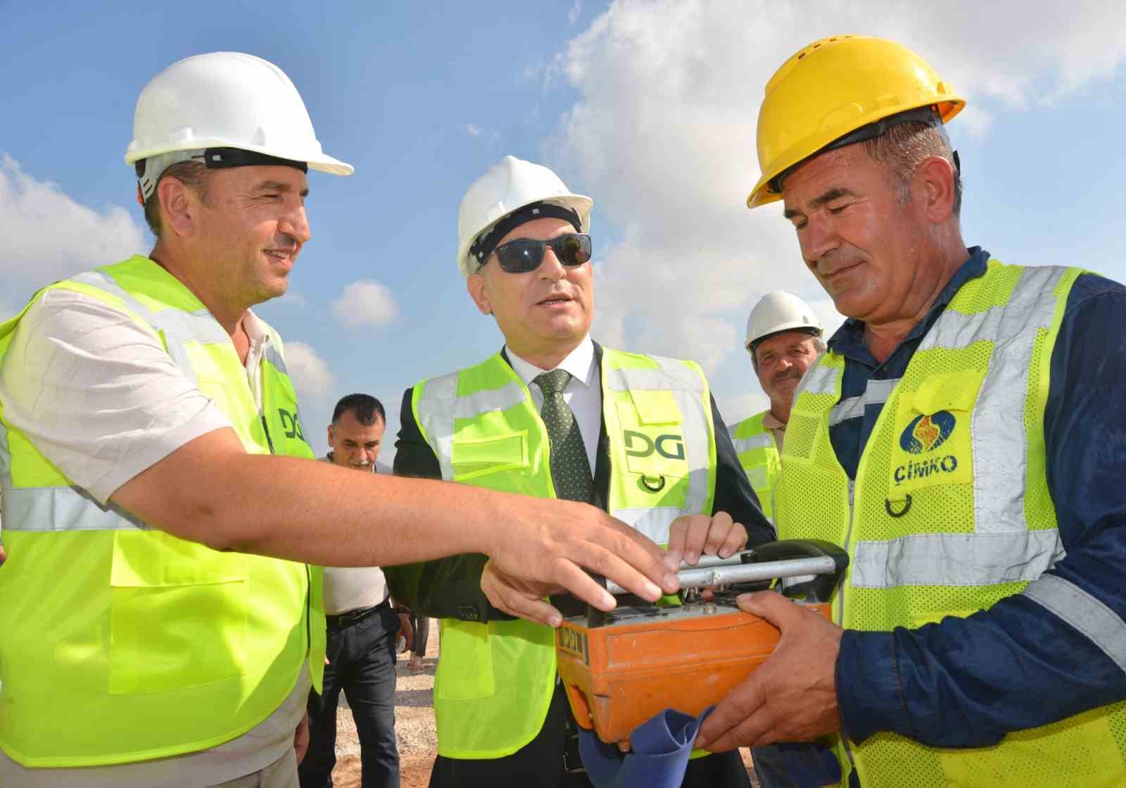 AT&Uuml; k&uuml;t&uuml;phane binası temeli atıldı

