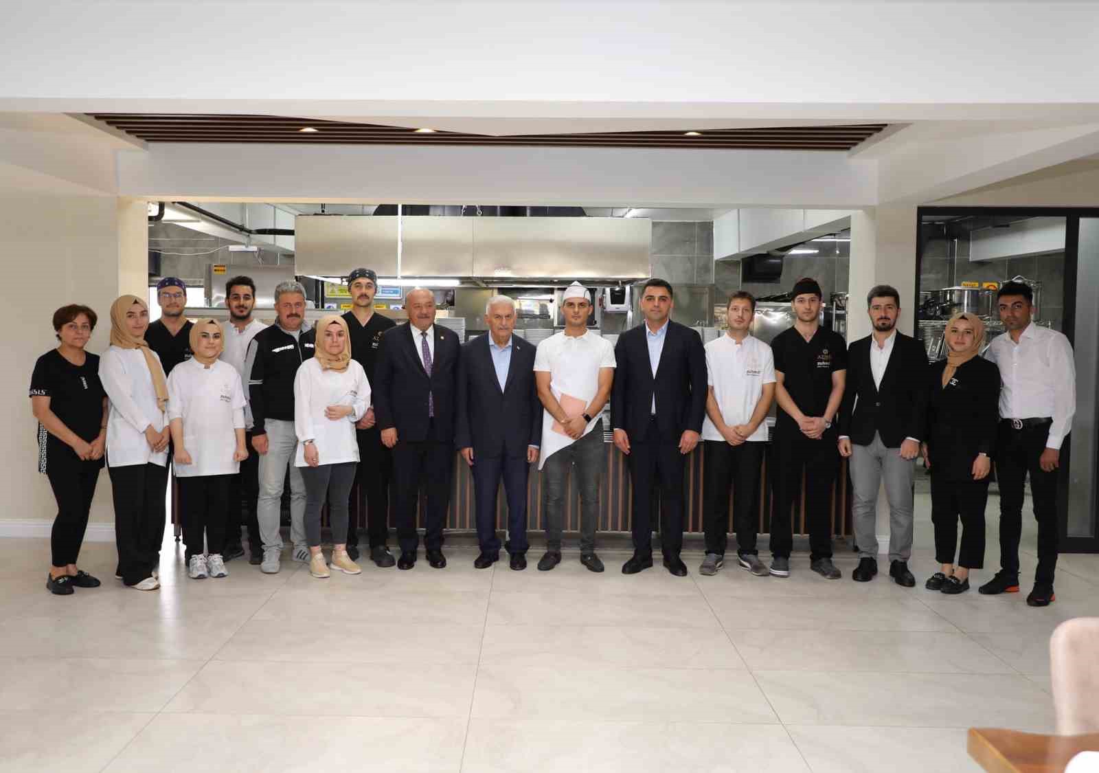 Binali Yıldırım Erzincan&rsquo;a yapılan yatırımları yerinde inceledi
