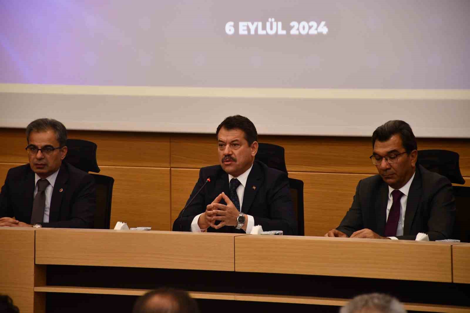 Eskişehir Adliyesi yeni adli yıl değerlendirmesi i&ccedil;in araya geldi
