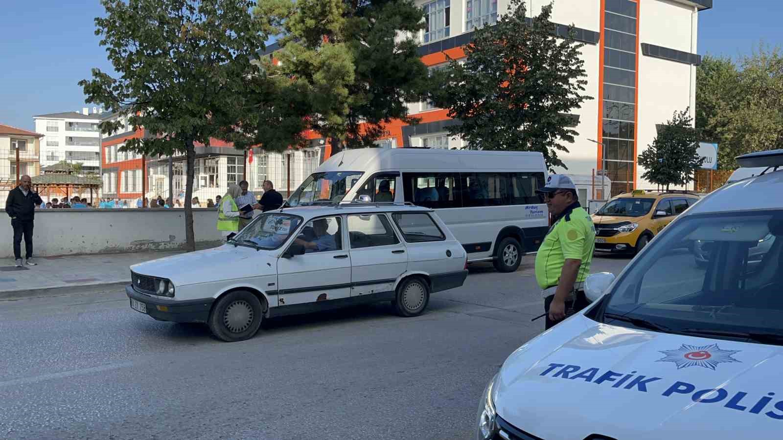 Bolu&rsquo;da 50 bine yakın &ouml;ğrenci ders başı yaptı
