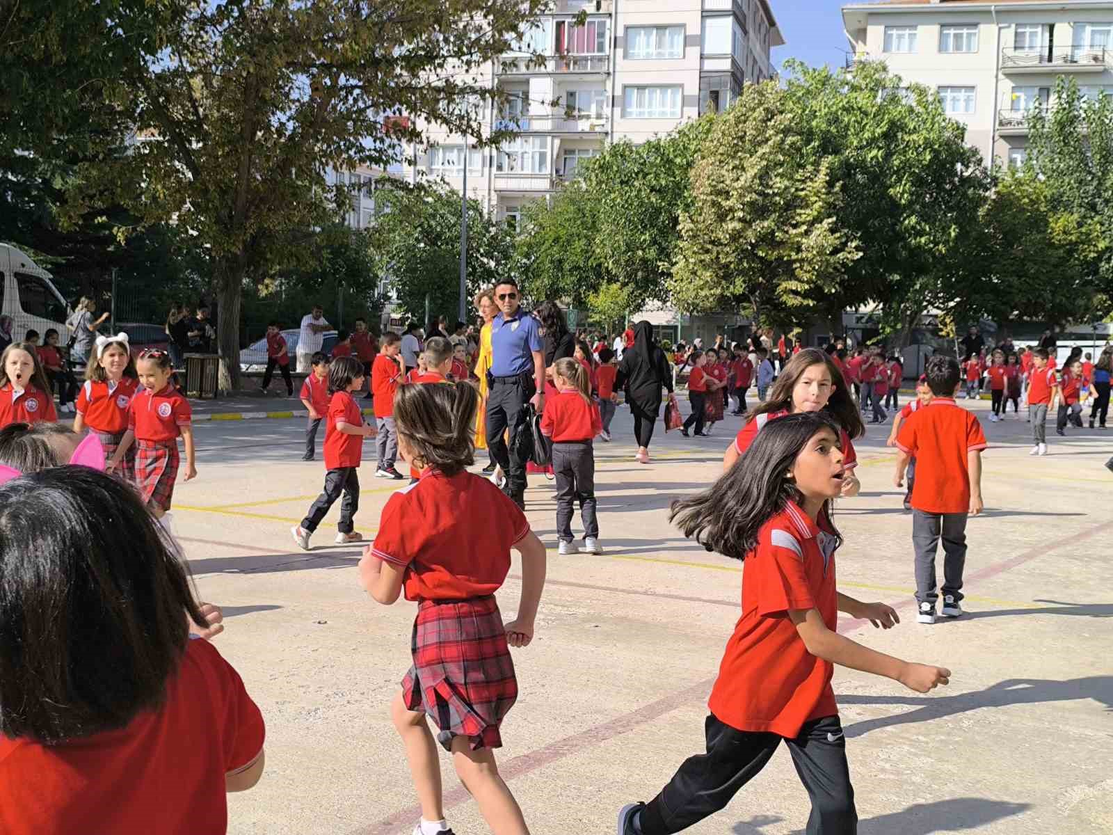 Kırşehir&rsquo;de 45 bin 594 &ouml;ğrenci ders başı yaptı
