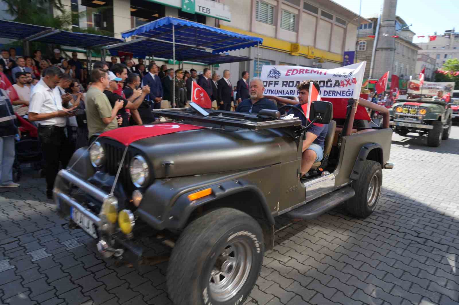 Edremit&rsquo;in D&uuml;şman İşgalinden Kurtuluşu&rsquo;nun 102. Yıl D&ouml;n&uuml;m&uuml; d&uuml;zenlenen t&ouml;renlerle kutlandı

