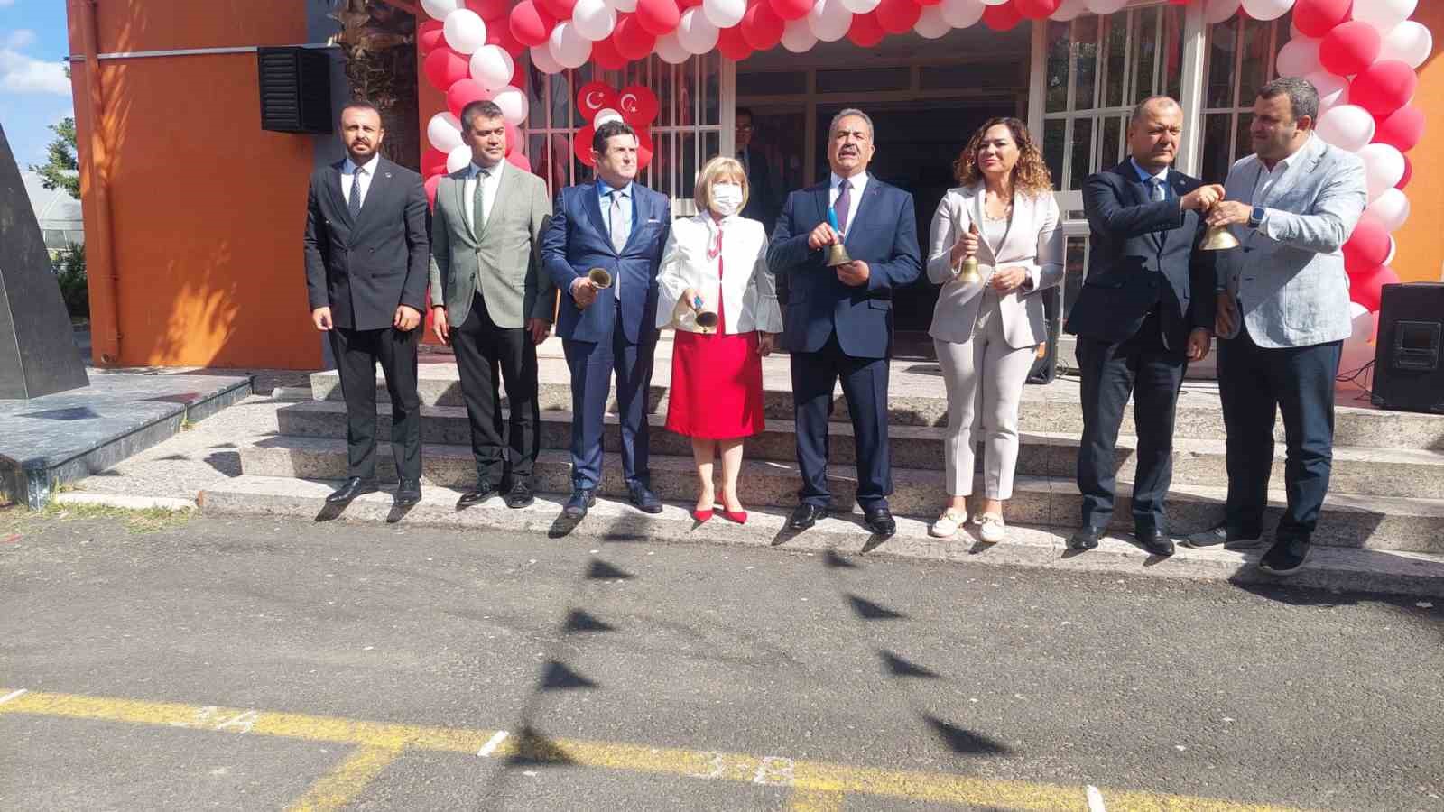 Tekirdağ&rsquo;da ilk ders zili renkli g&ouml;r&uuml;nt&uuml;lere sahne oldu
