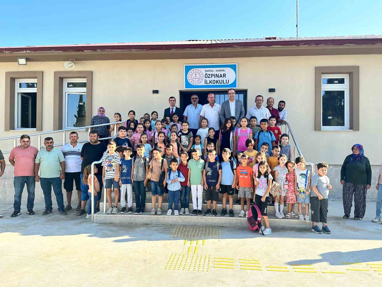 Sarıgöl’de eğitim-öğretim yılı törenle başladı