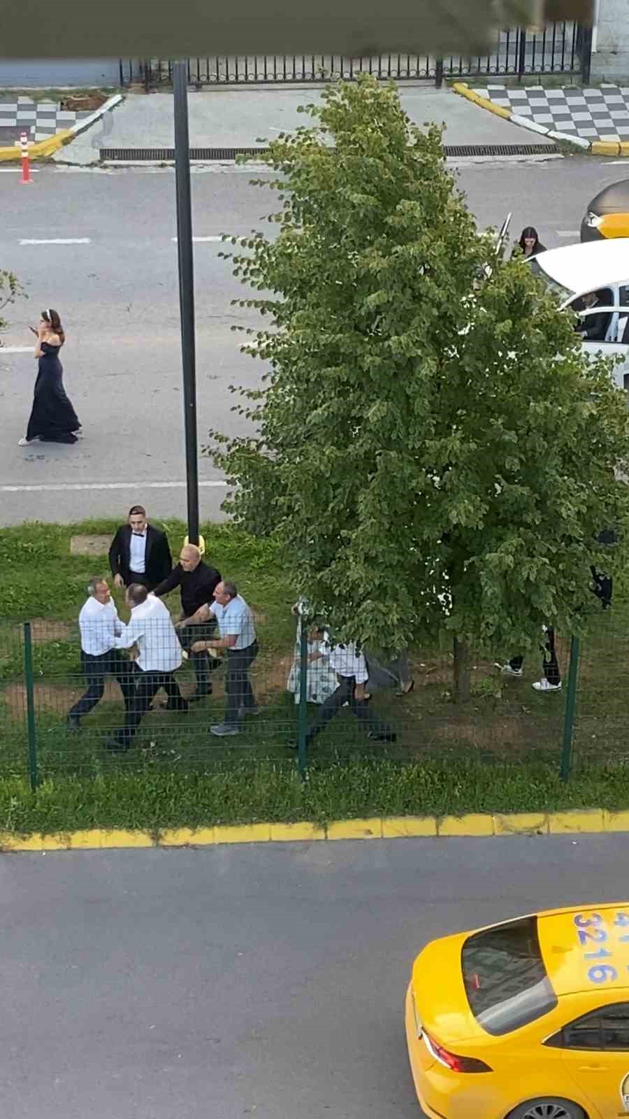 Gelin ve damat kavganın ortasında kaldı
