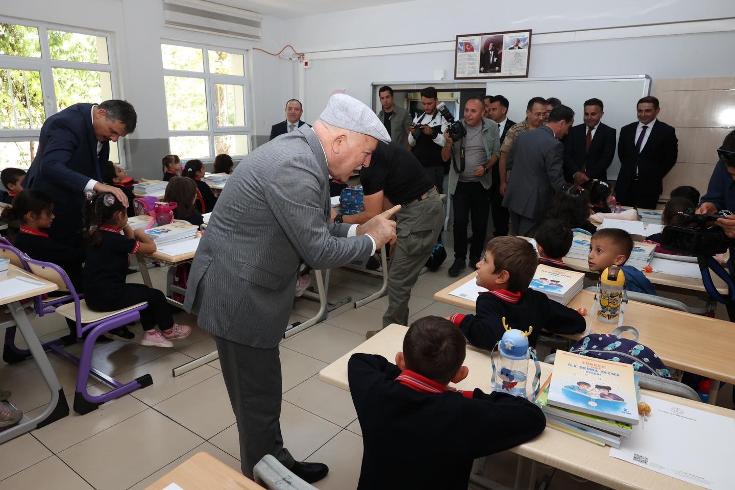Başkan Sekmen: &ldquo;Onlara rehberlik etmek hepimizin g&ouml;revi&rdquo;
