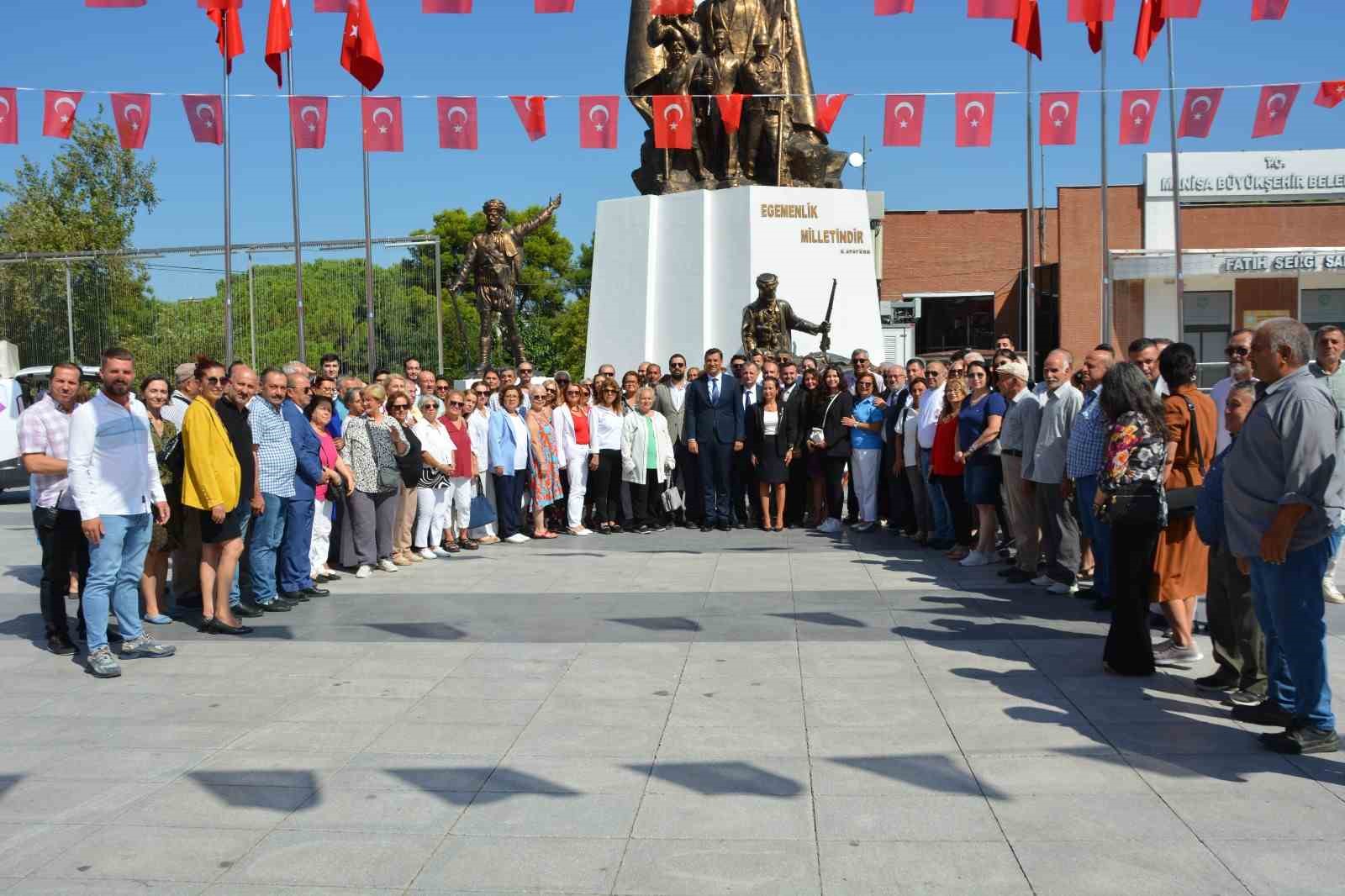 CHP Manisa İl Başkanlığı kuruluşlarının 101. yılını kutladı