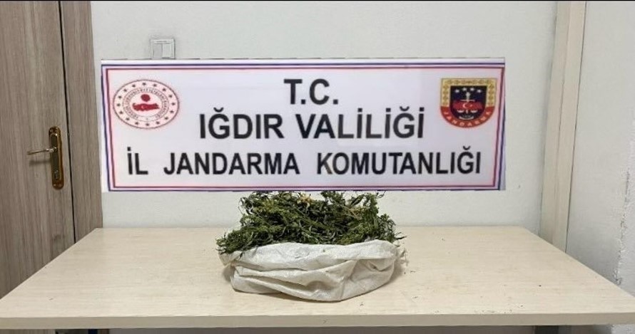 Iğdır&rsquo;da farklı adreslere uyuşturucu operasyonu

