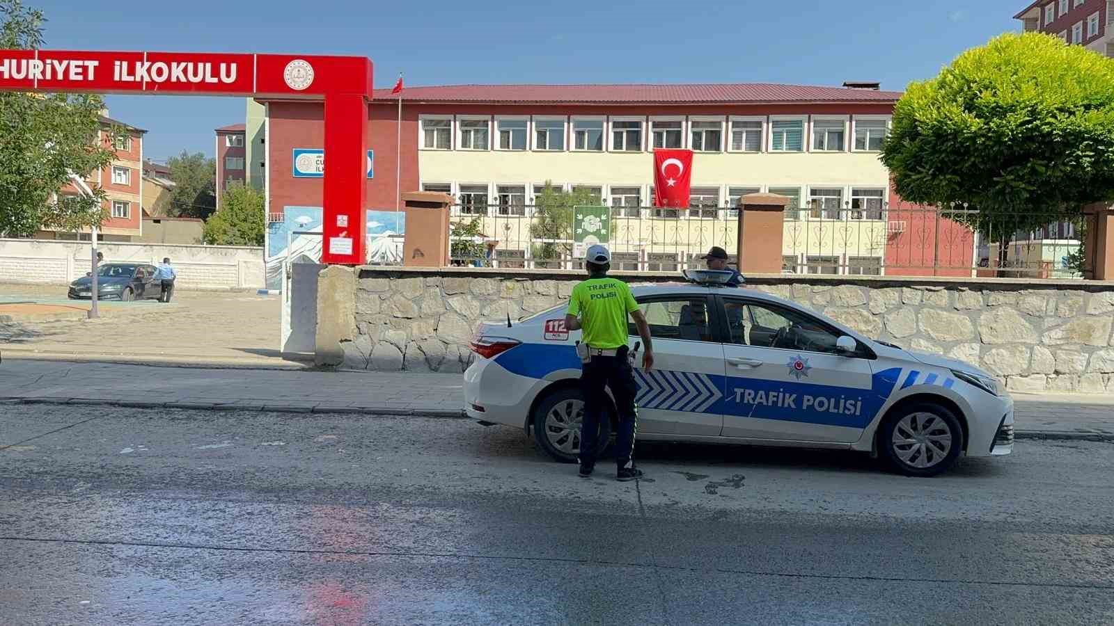 Ağrı&rsquo;da okul servisleri ve g&uuml;zergahları ilk g&uuml;n denetlendi
