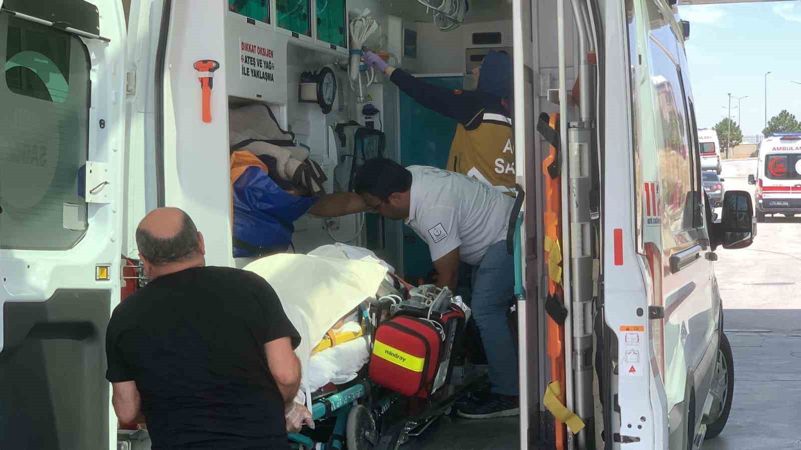 Otomobil şarampole takla attı: 2&rsquo;si ağır 3 yaralı
