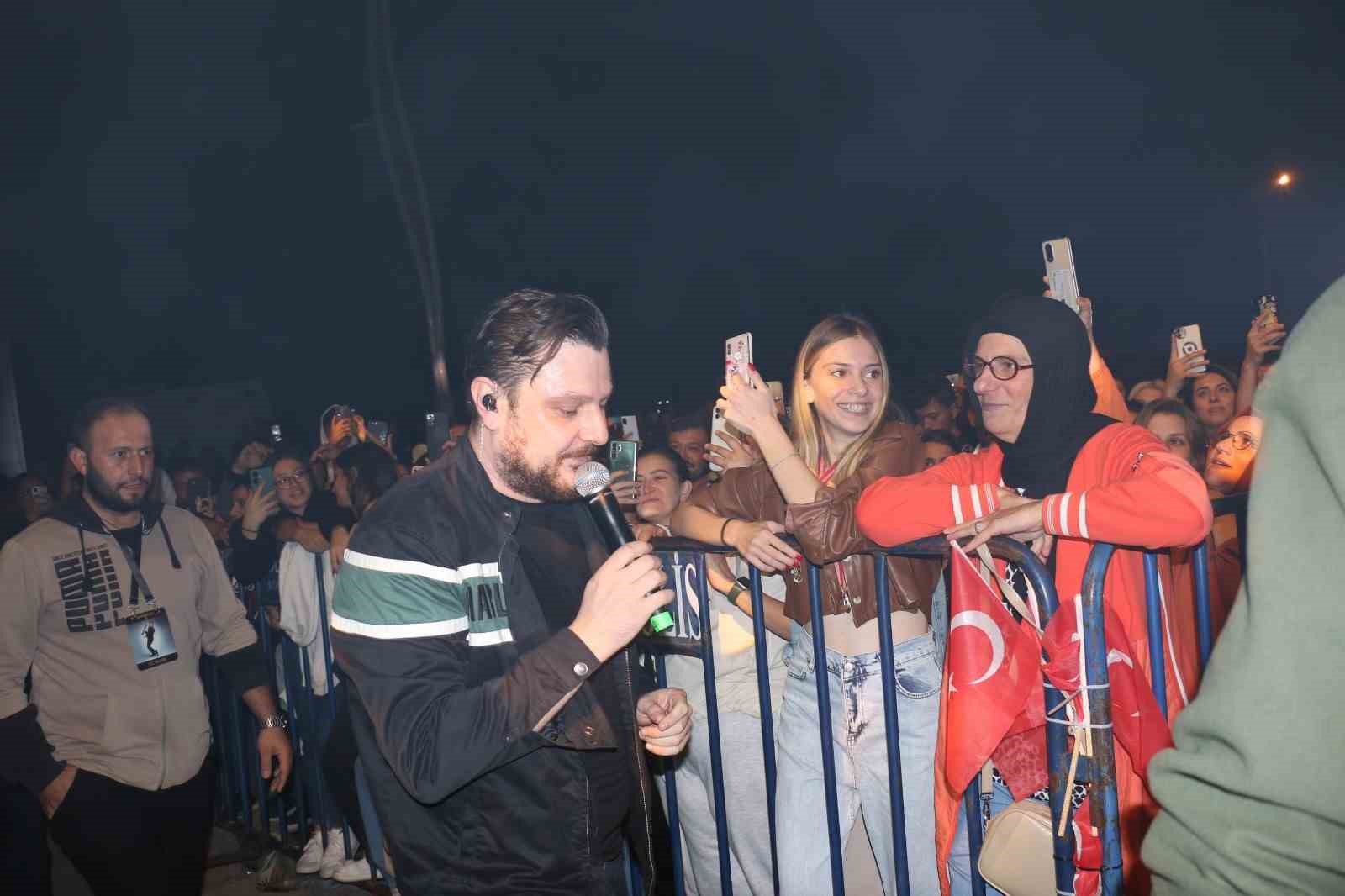 Binlerce kişi panayırın son g&uuml;n&uuml;nde doyasıya eğlendi

