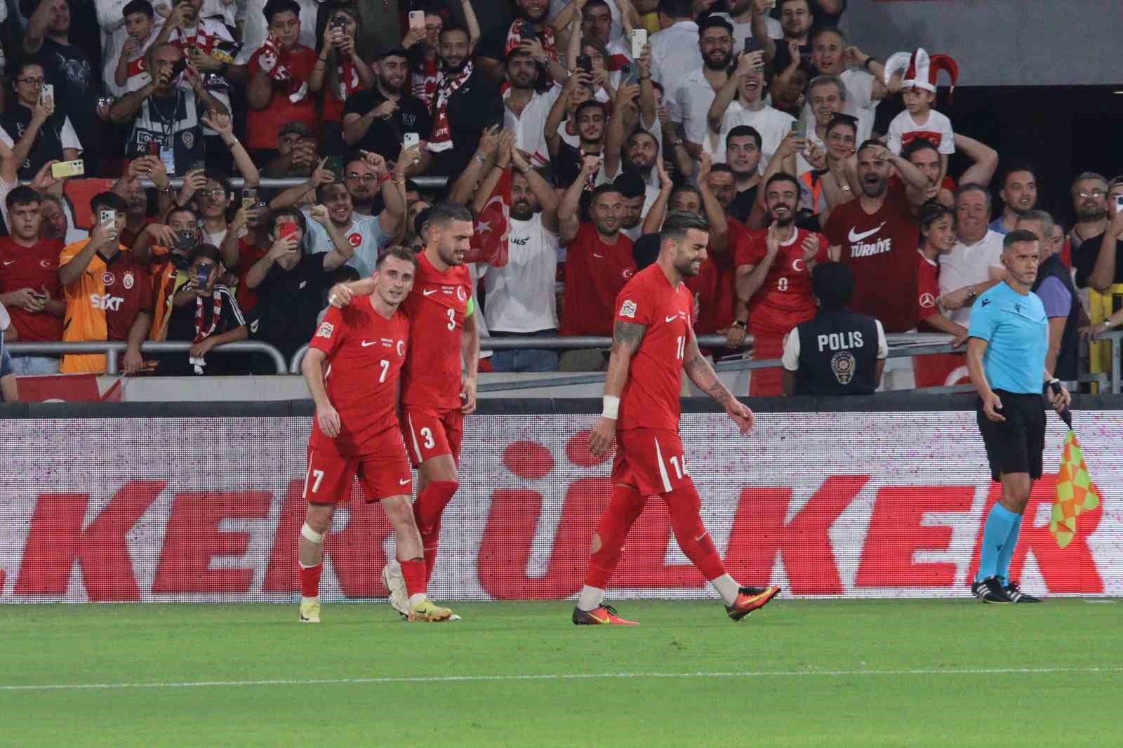 UEFA Uluslar Ligi: Türkiye: 3 - İzlanda: 1 (Maç sonucu)