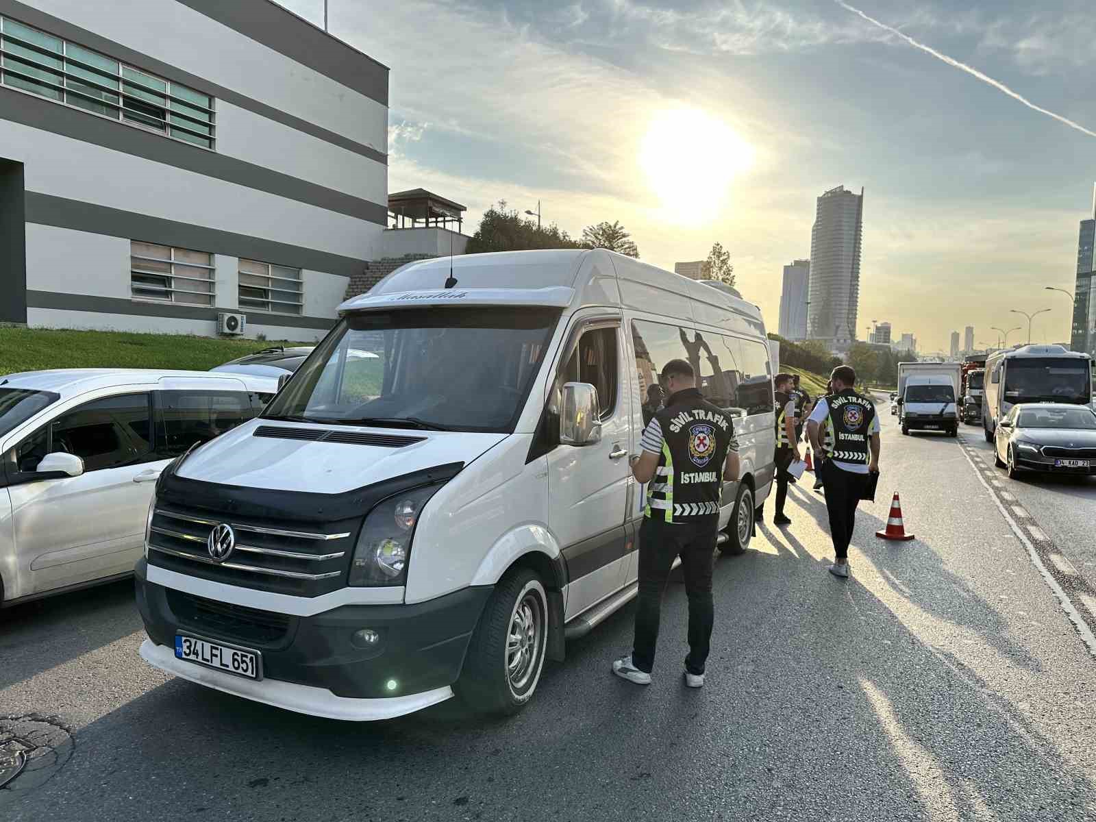 Okullar açıldı, İstanbul’da denetimler sıklaştırıldı
