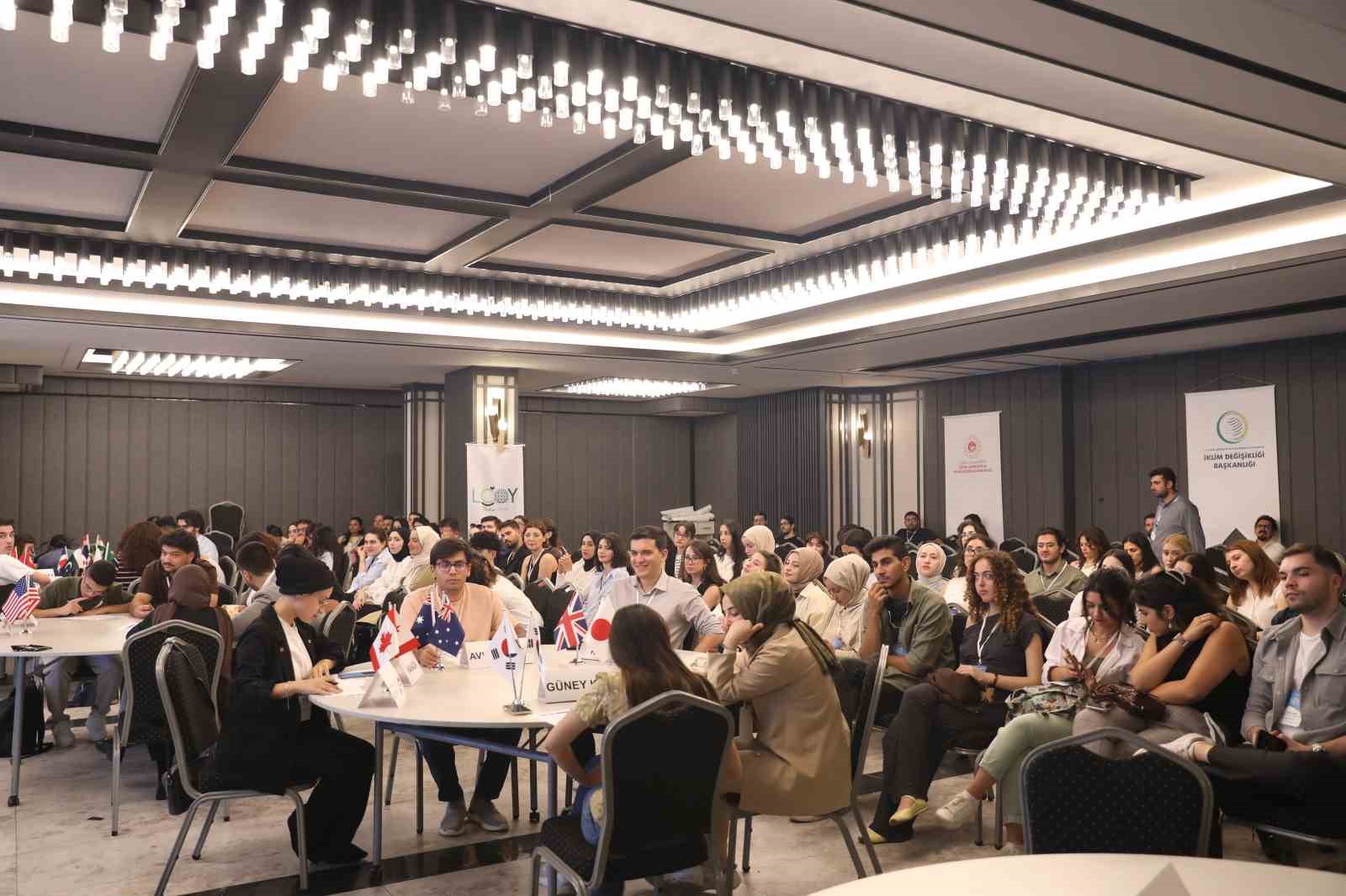 COP29 öncesi iklim elçisi gençler Ankara’da bir araya geldi