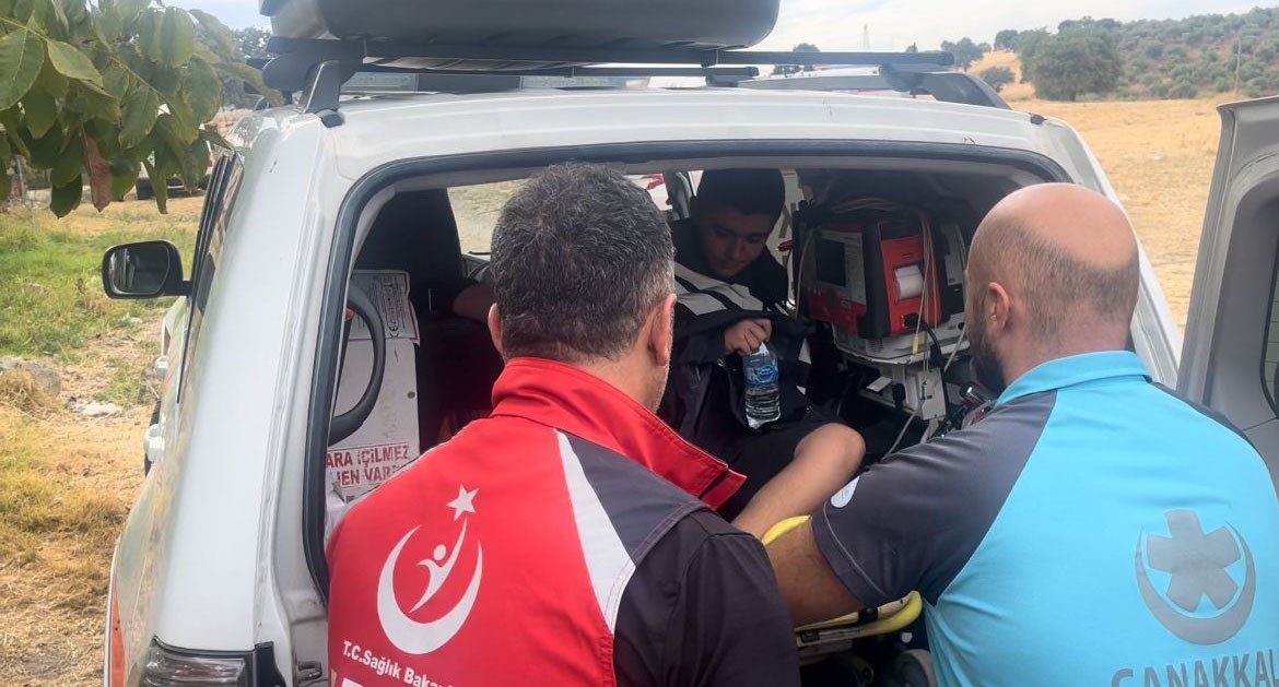 Kayıp çocuğu jandarma ağaçta uyurken buldu