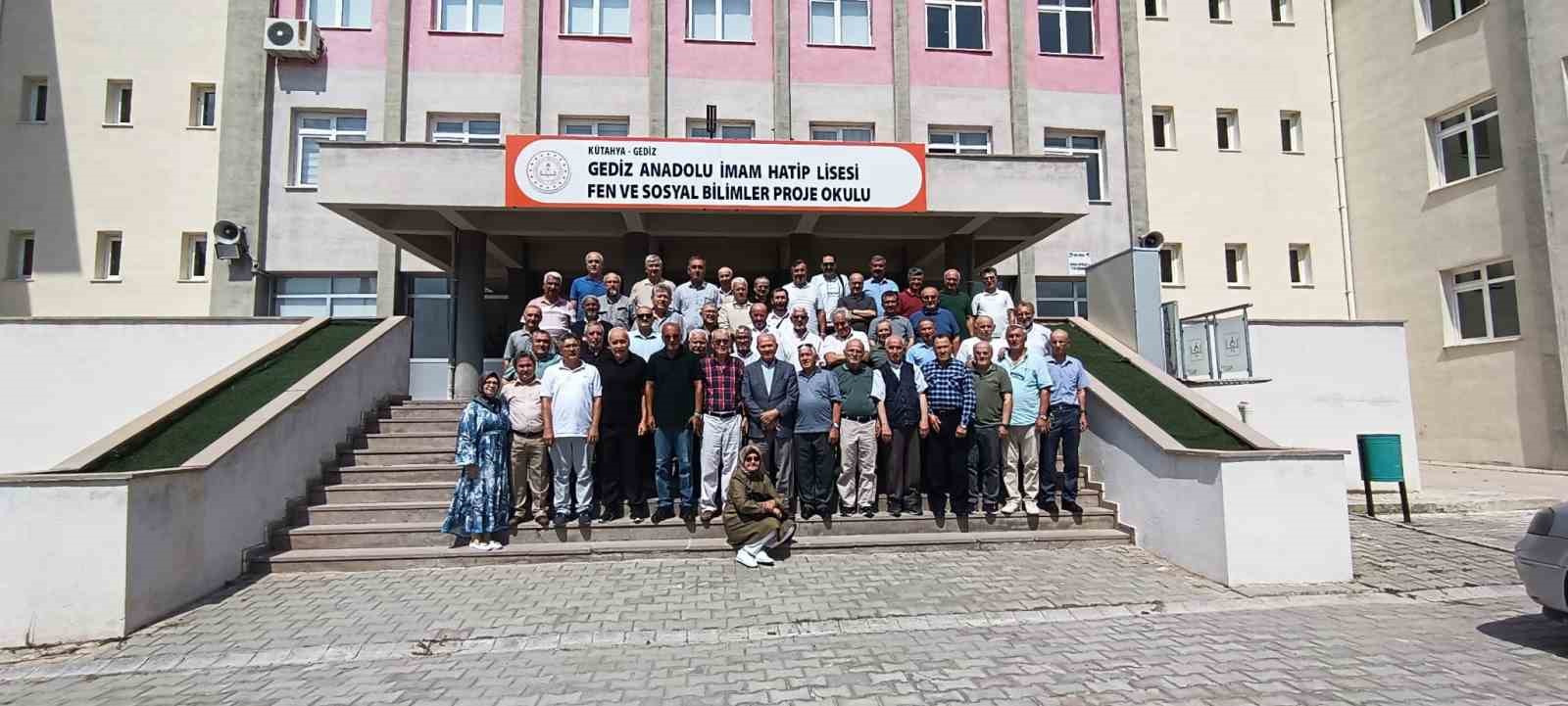 Gediz&rsquo;de geleneksel imam hatip lisesi mezunlar g&uuml;n&uuml; buluşması
