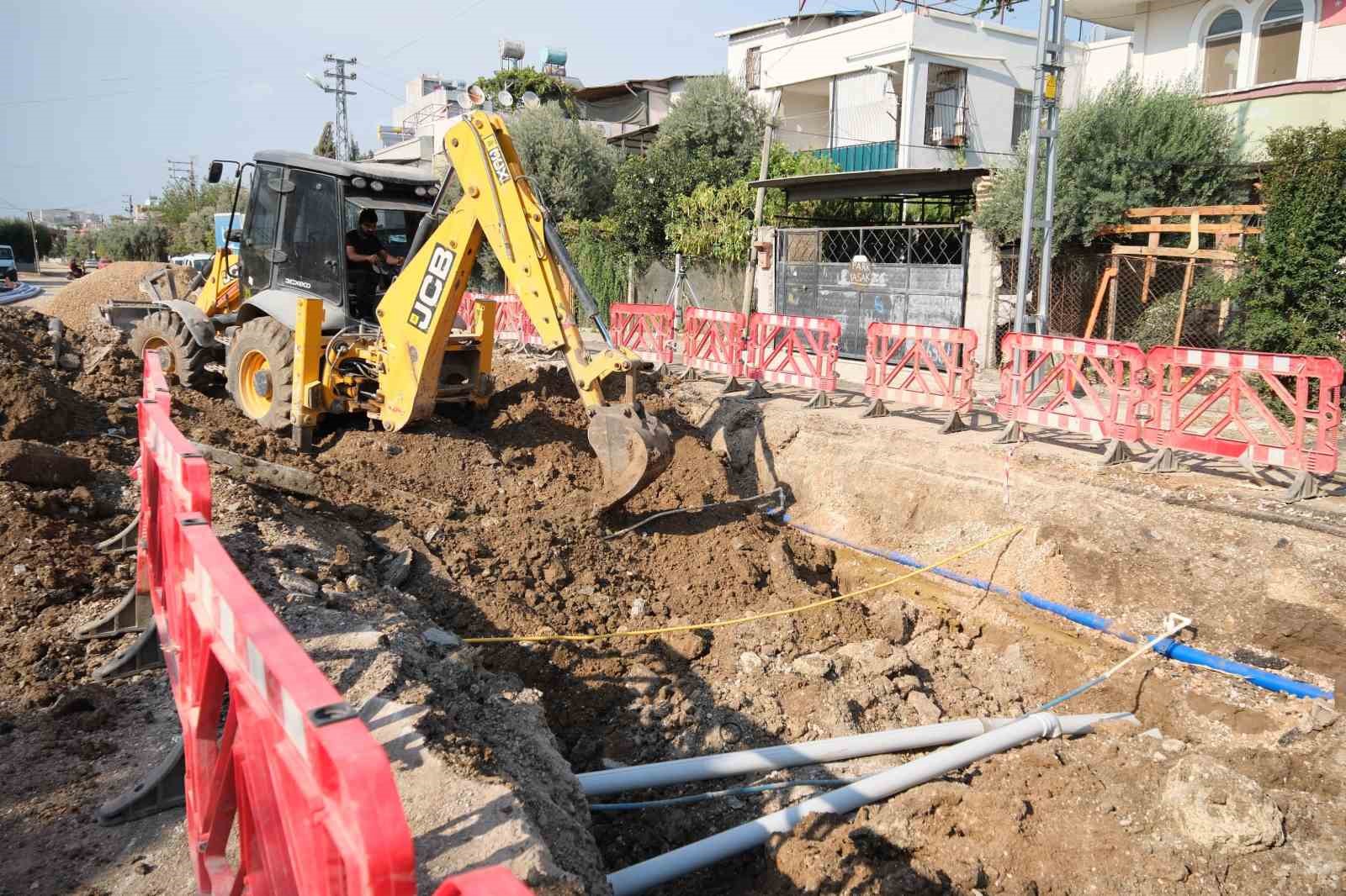 Büyükşehir’den Yüreğir’e altyapı yatırımı
