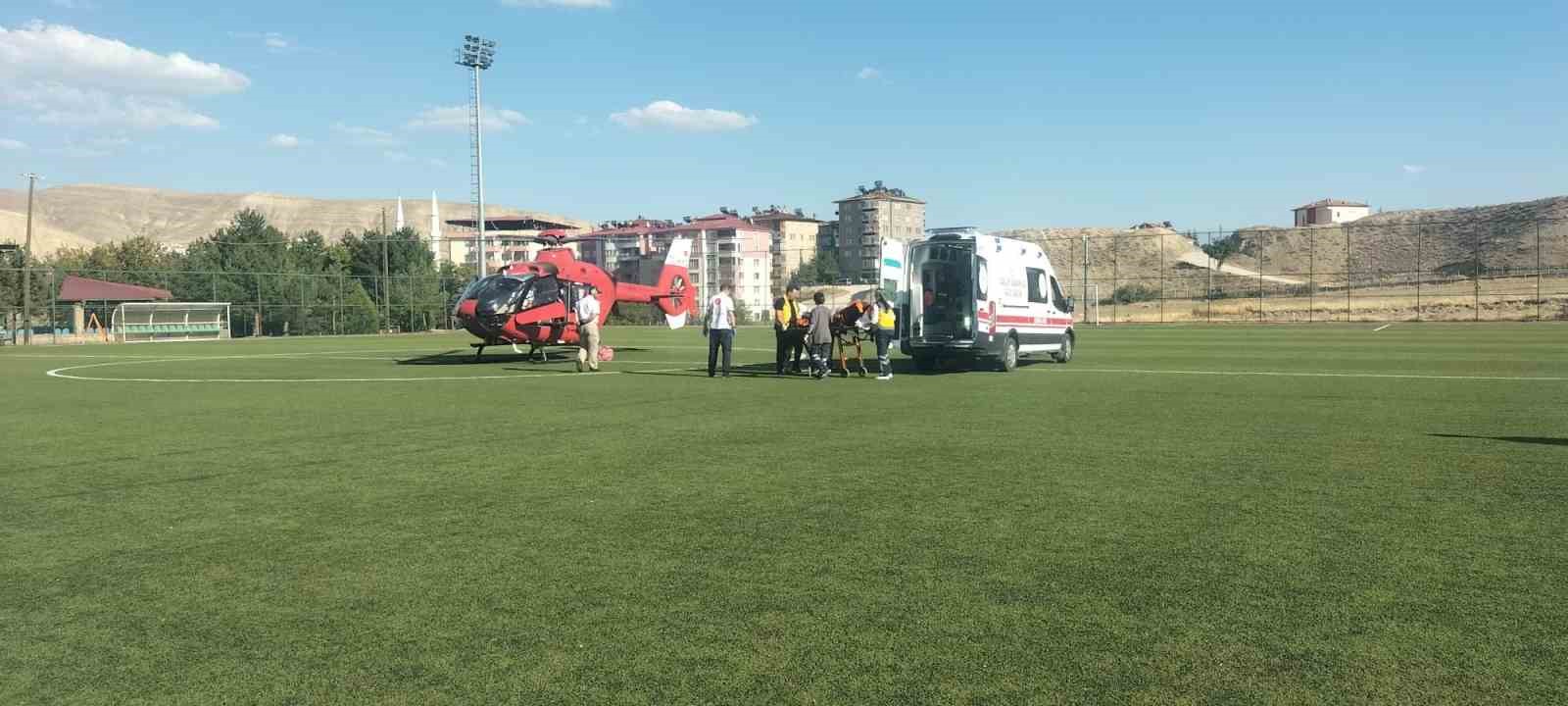 Ambulans helikopter kalp krizi geçiren hasta için havalandı