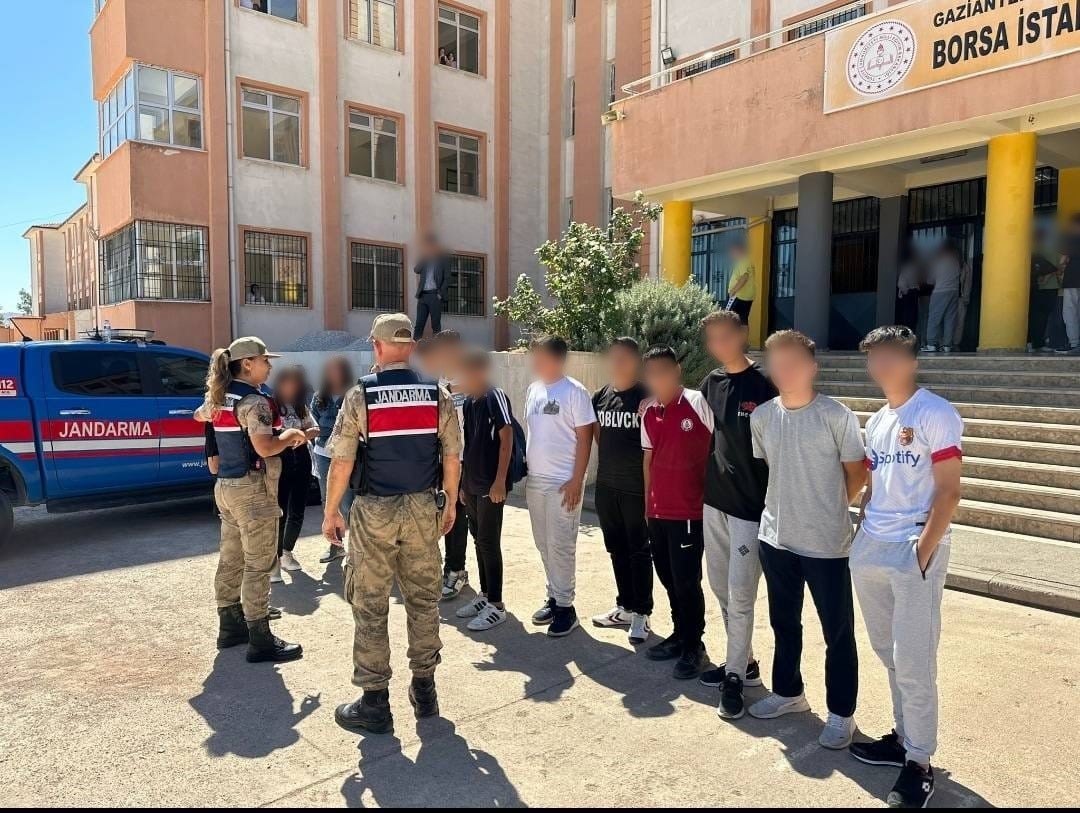 Gaziantep’te jandarmadan 351 okul önü ve çevresinde denetim