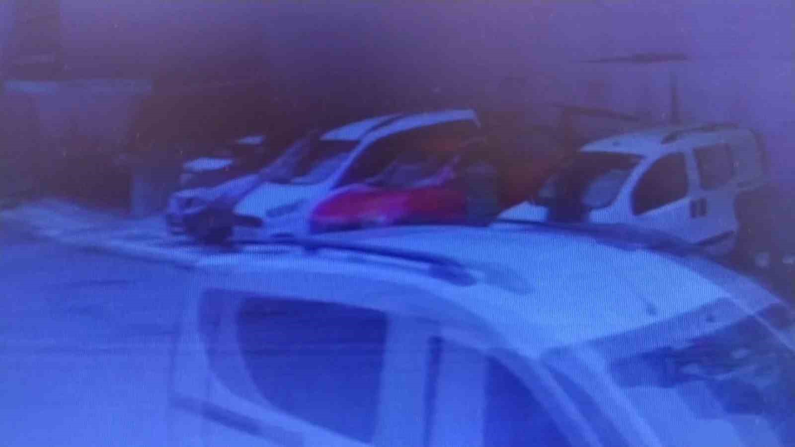 &Uuml;sk&uuml;dar&rsquo;da kozmetik firmasının sahibi Kemal &Ccedil;ağlar Temel&rsquo;in vurulma anı kamerada 