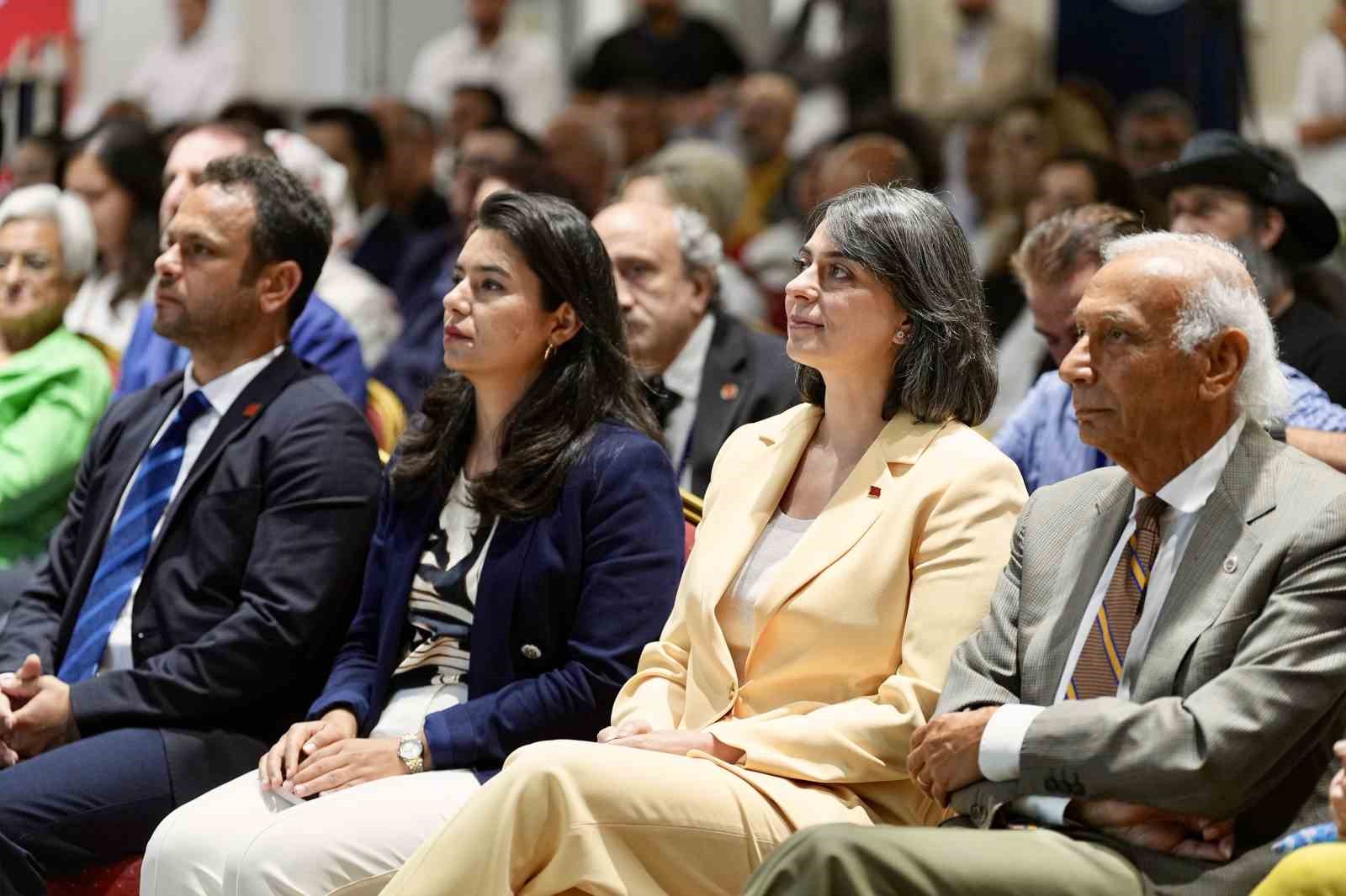 &Uuml;sk&uuml;dar Belediyesi ile TEV arasında "Okutan &Uuml;sk&uuml;dar" projesi imzalandı
