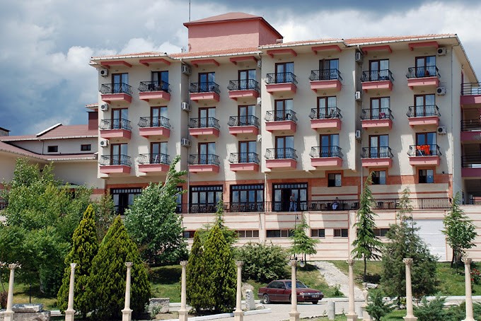 Emet&rsquo;te bir otel, işletme ruhsatı olmadığı gerek&ccedil;esiyle m&uuml;h&uuml;rlendi
