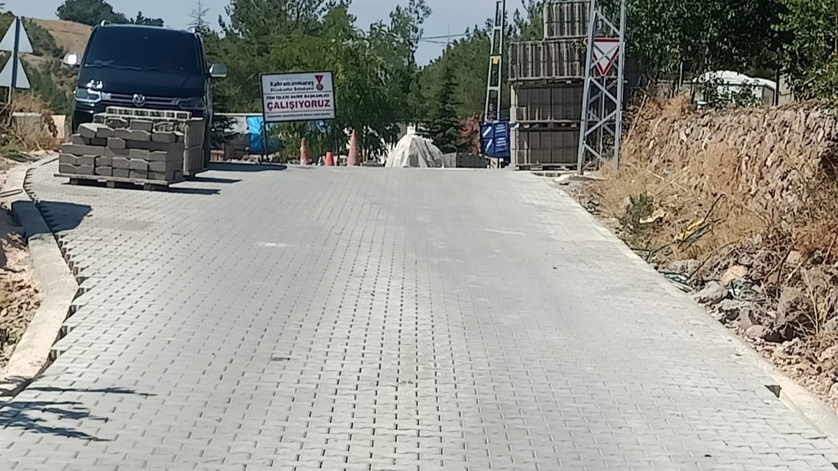 Pazarcık&rsquo;ın ana arteri 5 bin metrekare kilit parke ve bord&uuml;rle yenileniyor
