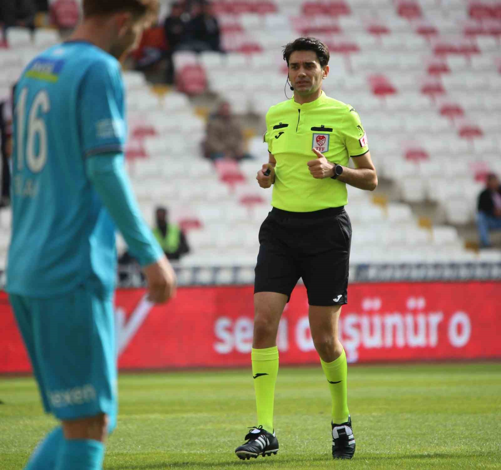 Kayserispor - Eyüpspor maçını Ömer Tolga Güldibi yönetecek