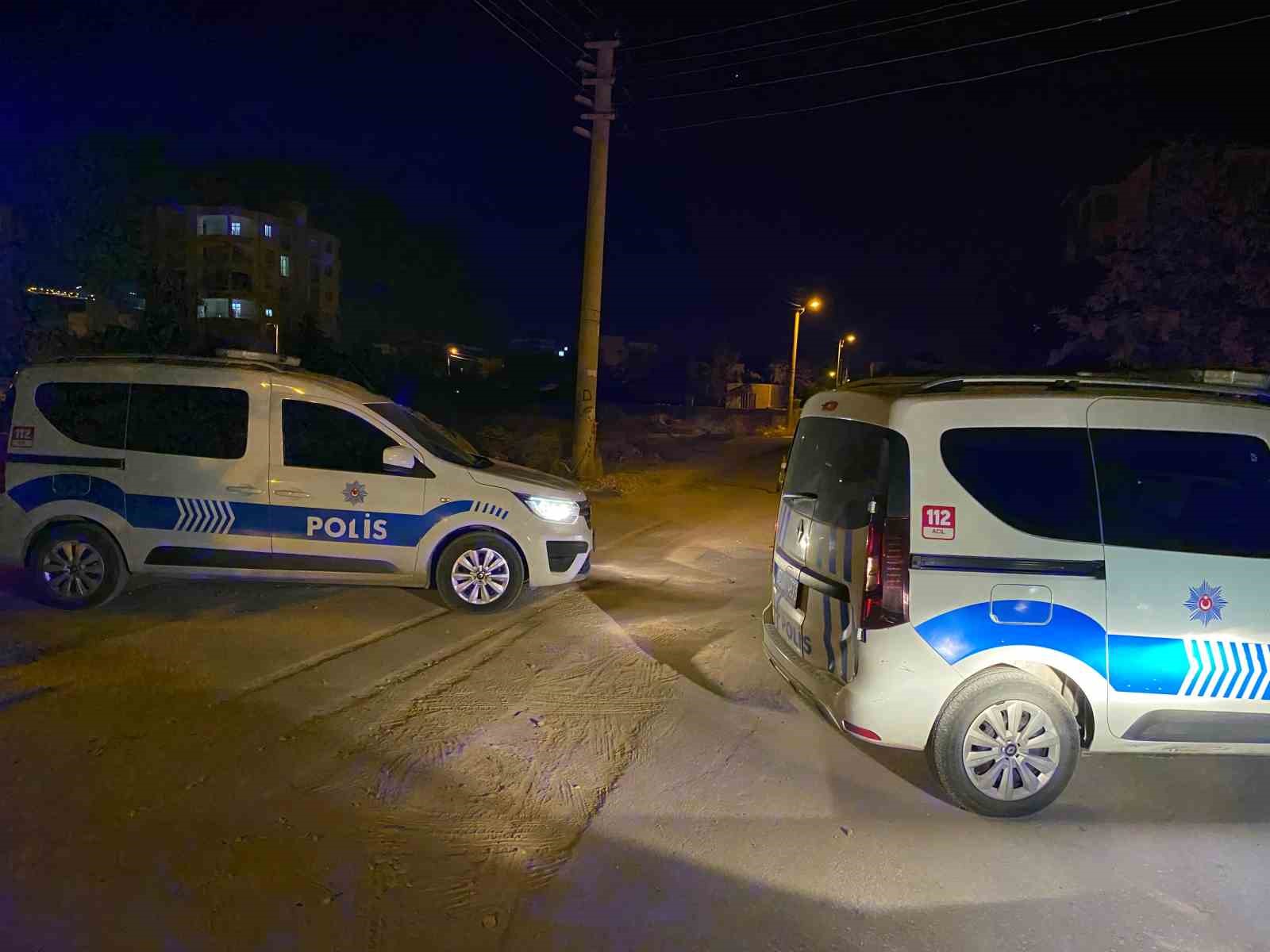 Şüpheli şahıslar polis ekiplerini harekete geçirdi