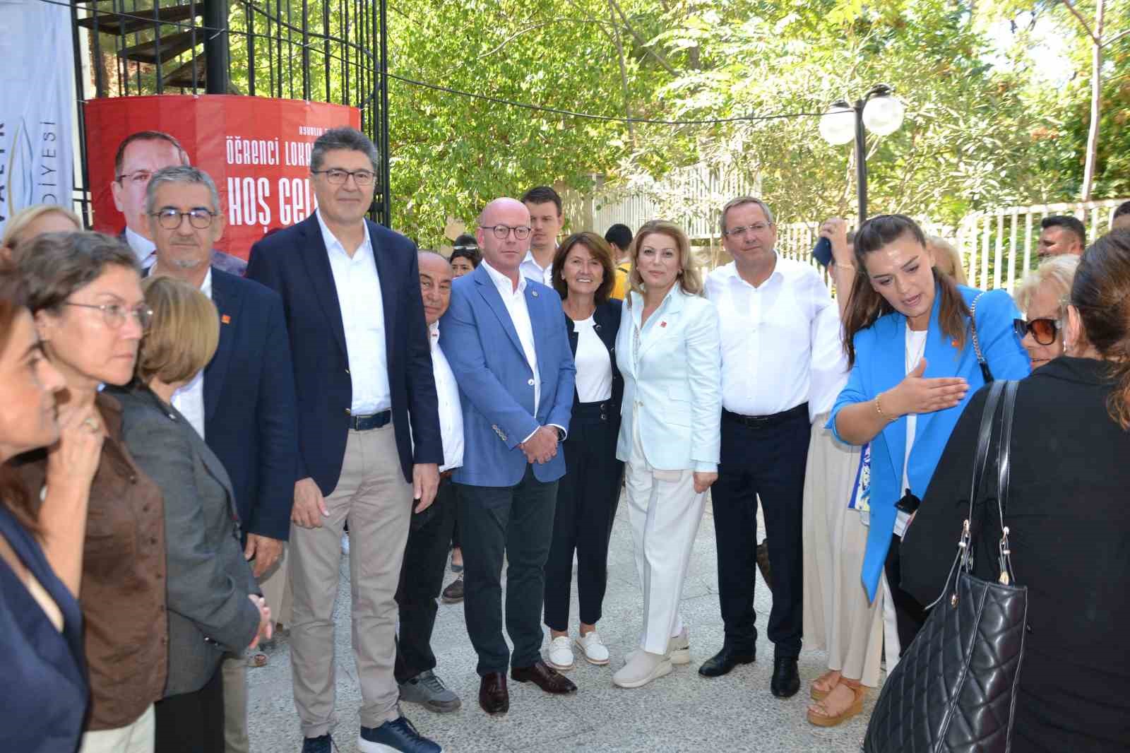T&uuml;rkiye&rsquo;de bir ilk: Ayvalık&rsquo;ta &rsquo;&ouml;ğrenci lokantası&rsquo; a&ccedil;ıldı
