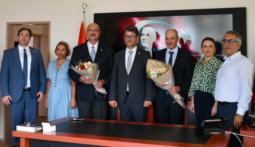 &Ccedil;OM&uuml; Eğitim ile M&uuml;hendislik Fak&uuml;lteleri dekanlıklarında devir teslim
