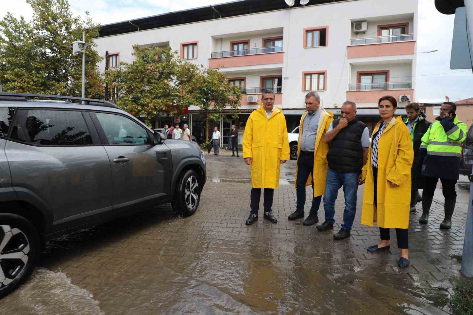 Turgutlu&rsquo;da sağanak yağış hasara neden oldu
