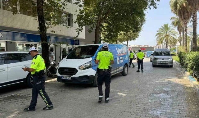 Gazipaşa’da 3 araç trafikten men edildi
