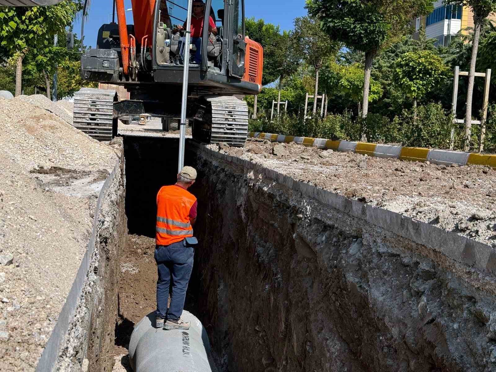 &Ccedil;orum&rsquo;da 5 yılda 17 bin 500 metre yağmur suyu hattı yapıldı

