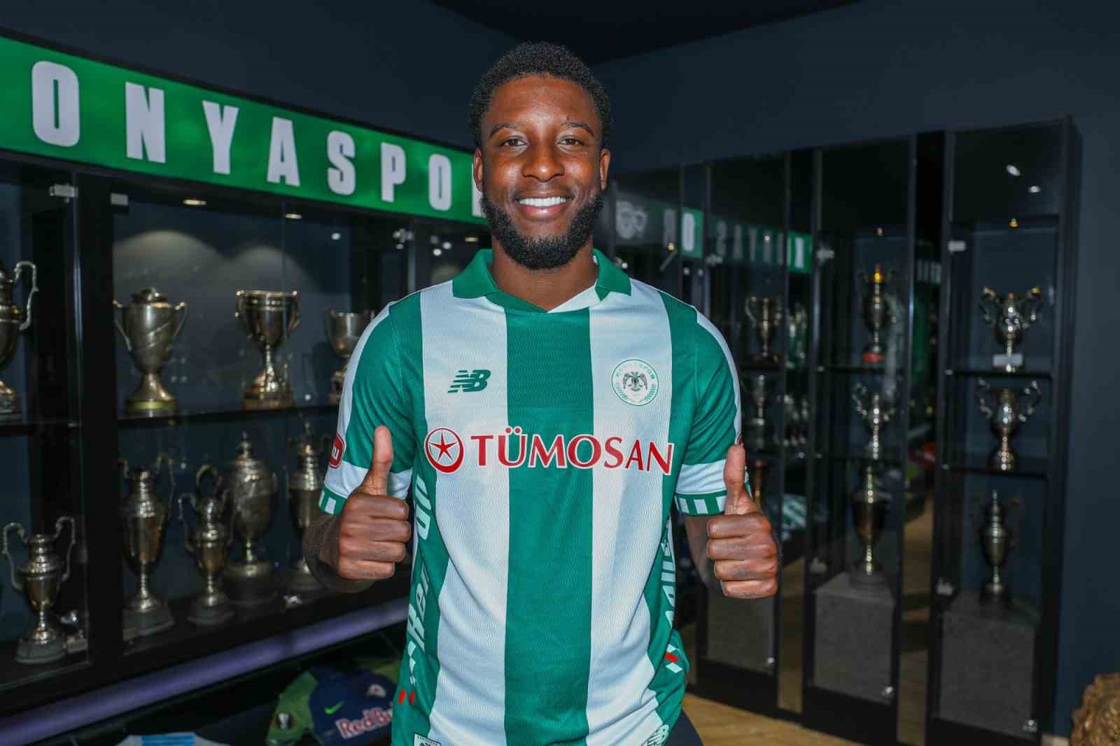 Riechedly Bazoer, Konyaspor’da
