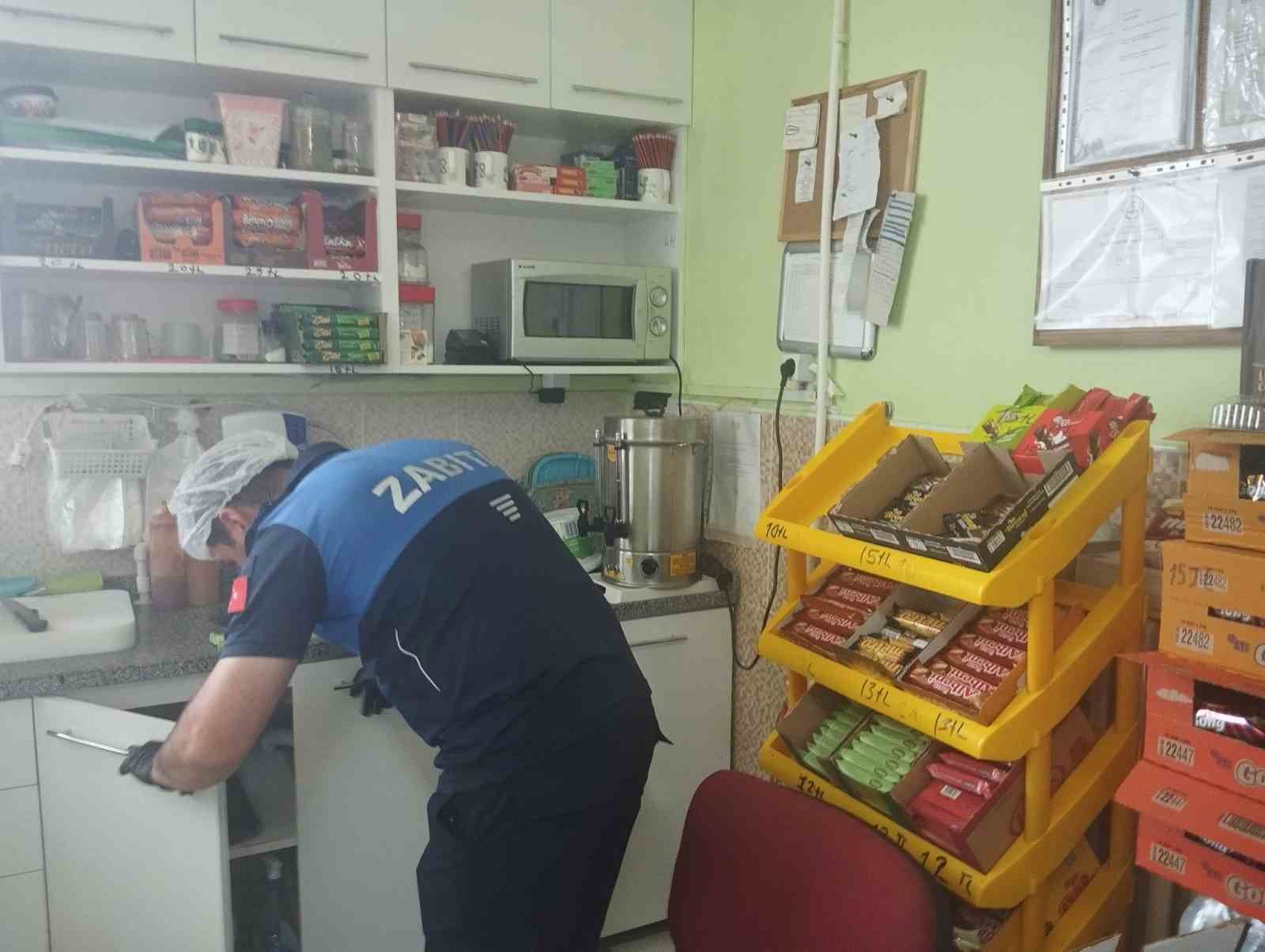 Bilecik&rsquo;te zabıta ekiplerinden okul kantinlerinde sıkı denetim
