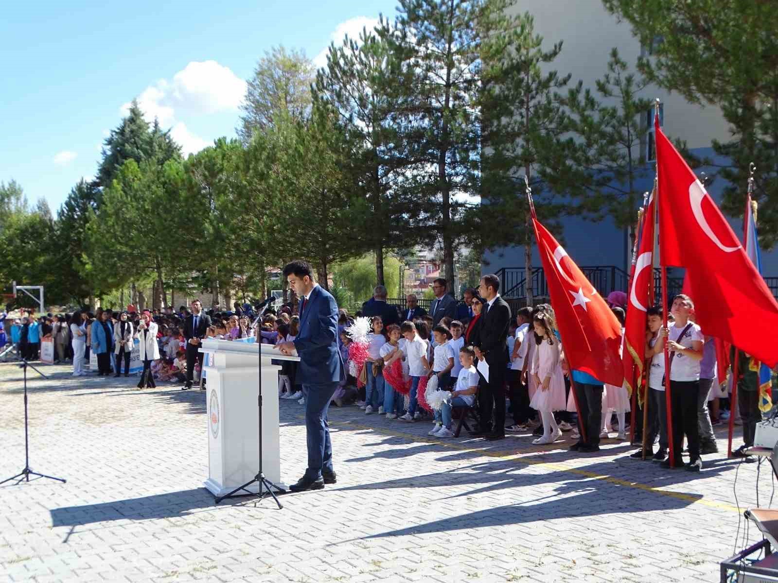 Hisarcık’ta İlköğretim Haftası kutlamaları