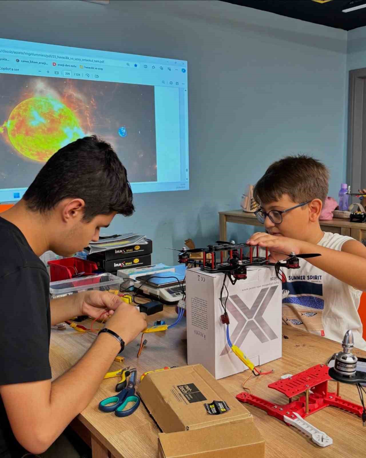 Yunusemreli 15 bin &ccedil;ocuk bilim dolu bir yaz ge&ccedil;irdi
