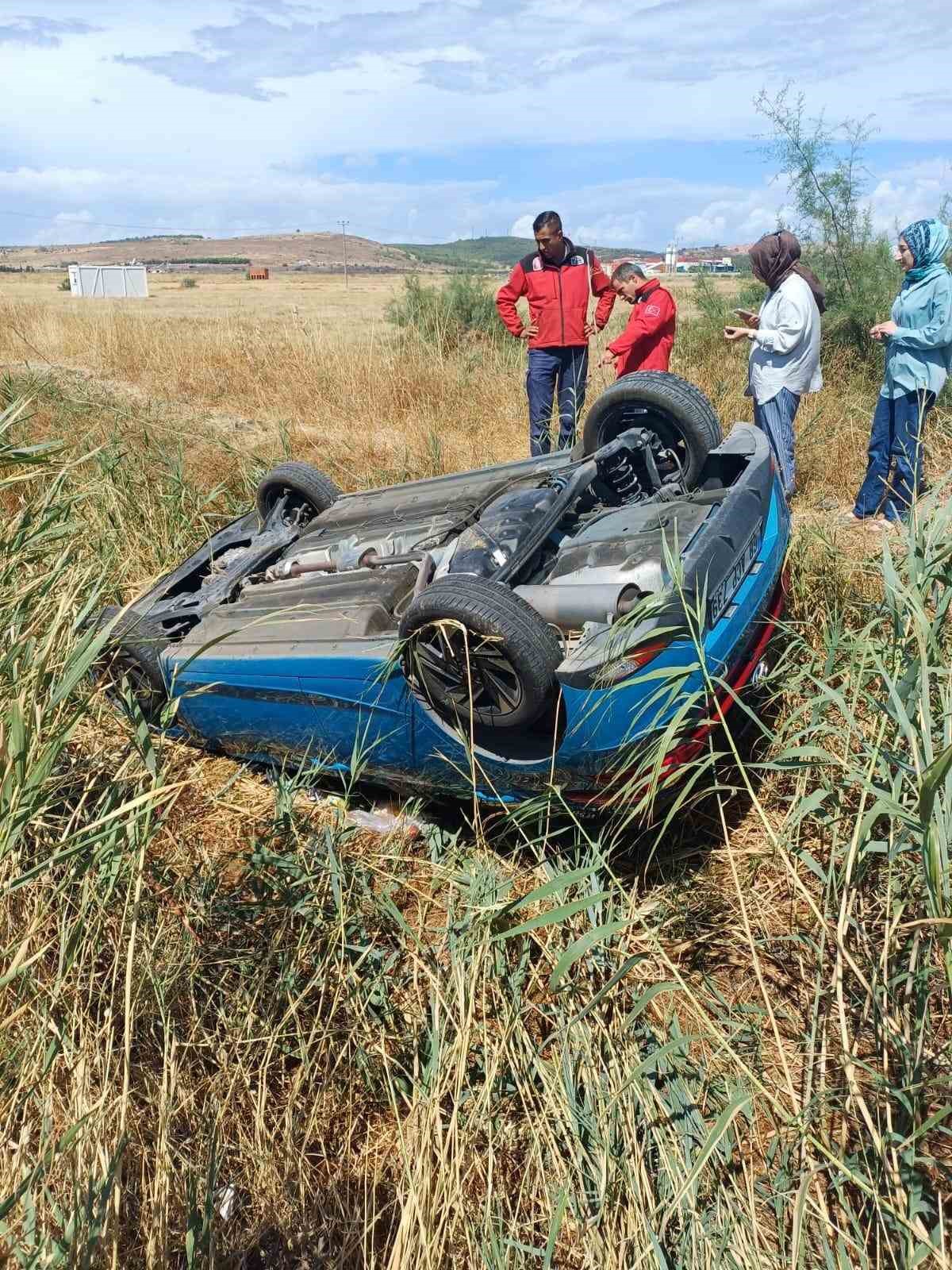 Takla atan otomobilden yaralı olarak kurtuldu
