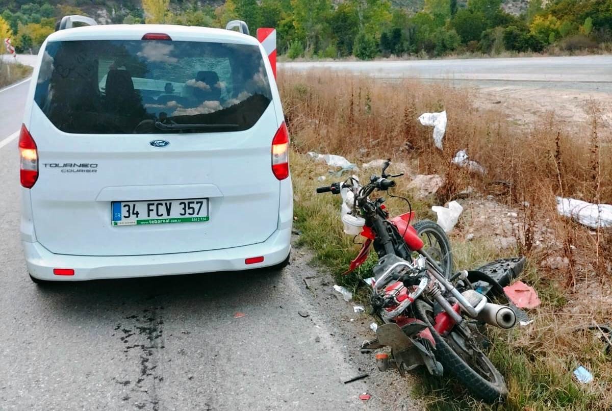 Kütahya’da otomobil ile motosiklet çarpıştı: 1 yaralı