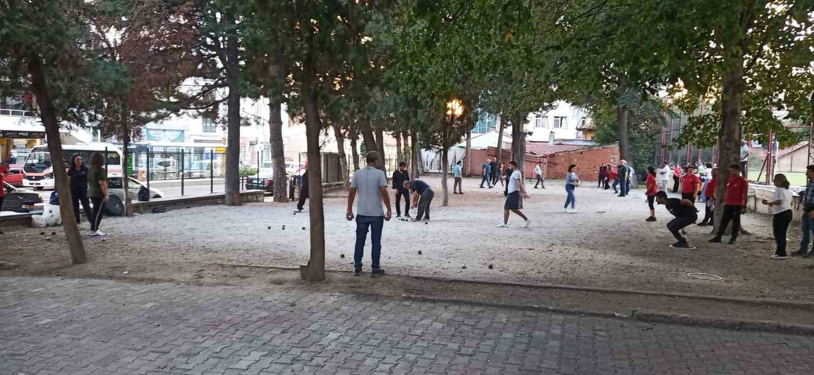 Boz&uuml;y&uuml;k&rsquo;te Bocce ligi oluşturuldu
