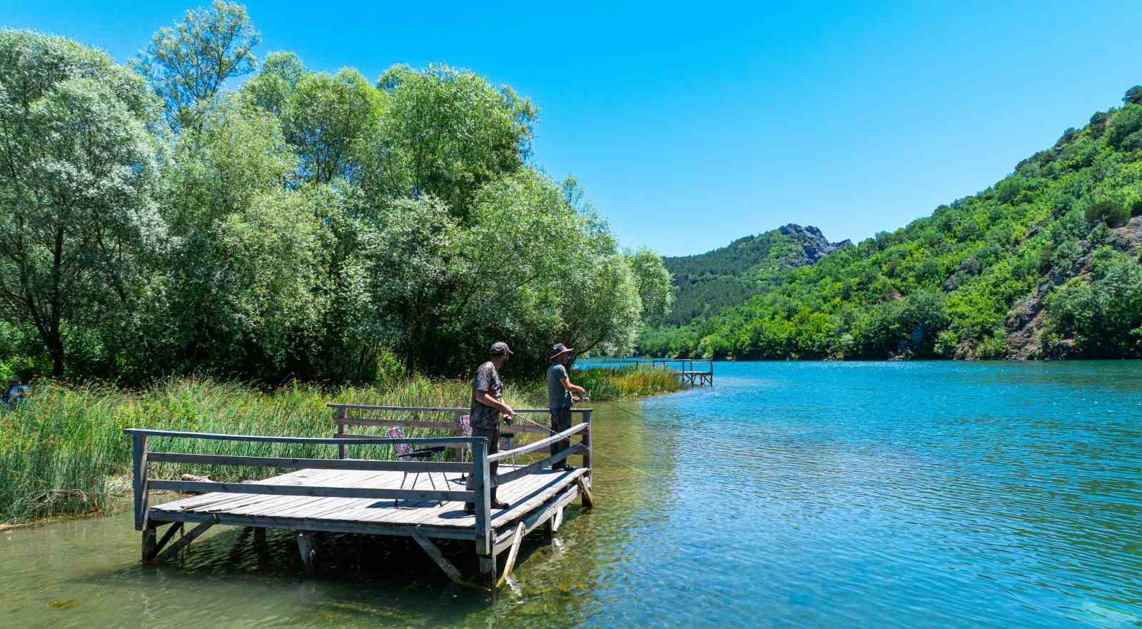 Tokat’ta Bob Ross tablolarını andıran manzarada sportif olta balıkçılığı keyfi
