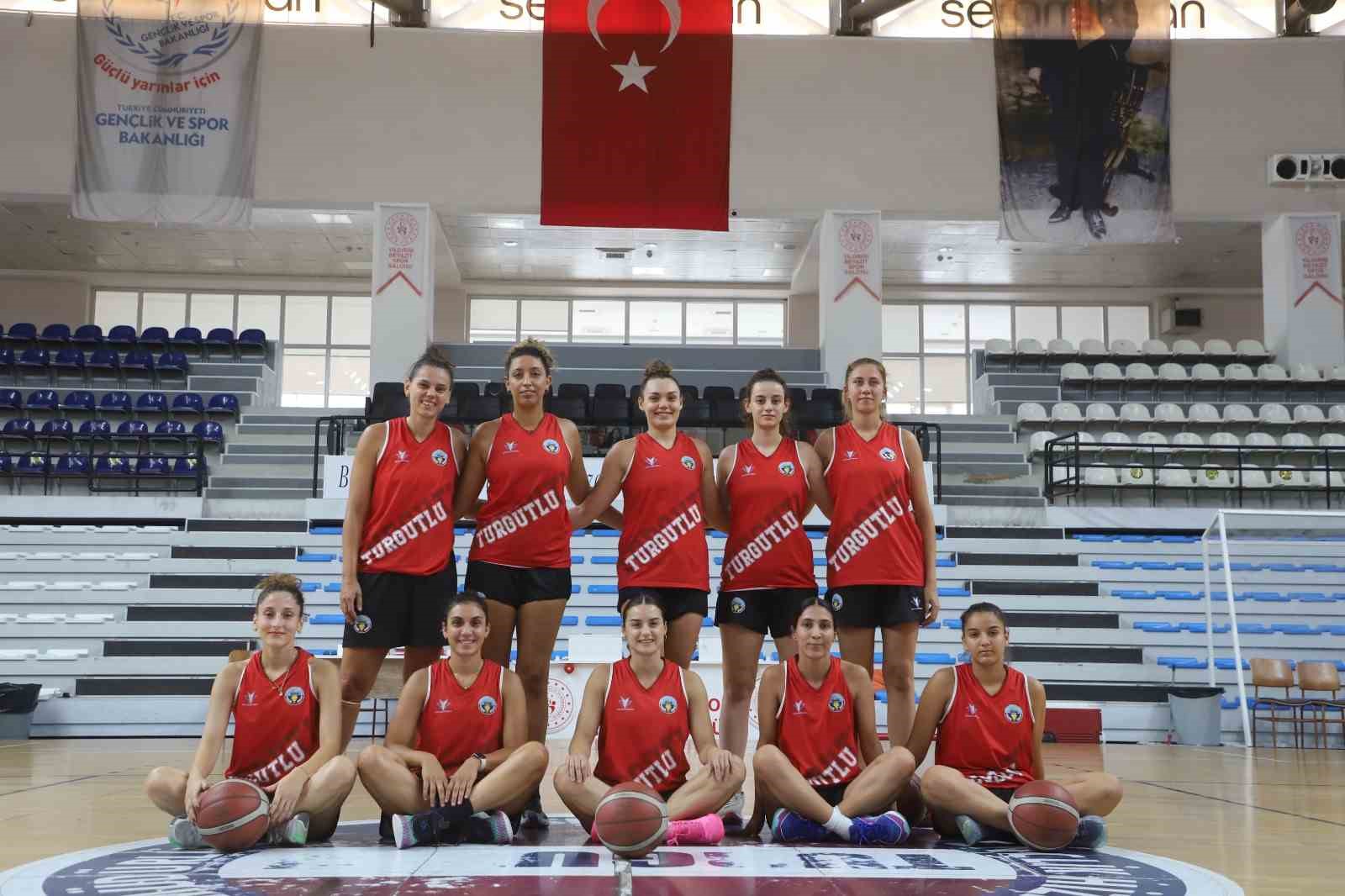 Manisa&rsquo;nın tek kadın basketbol takımı sezona Edirne&rsquo;de başlayacak
