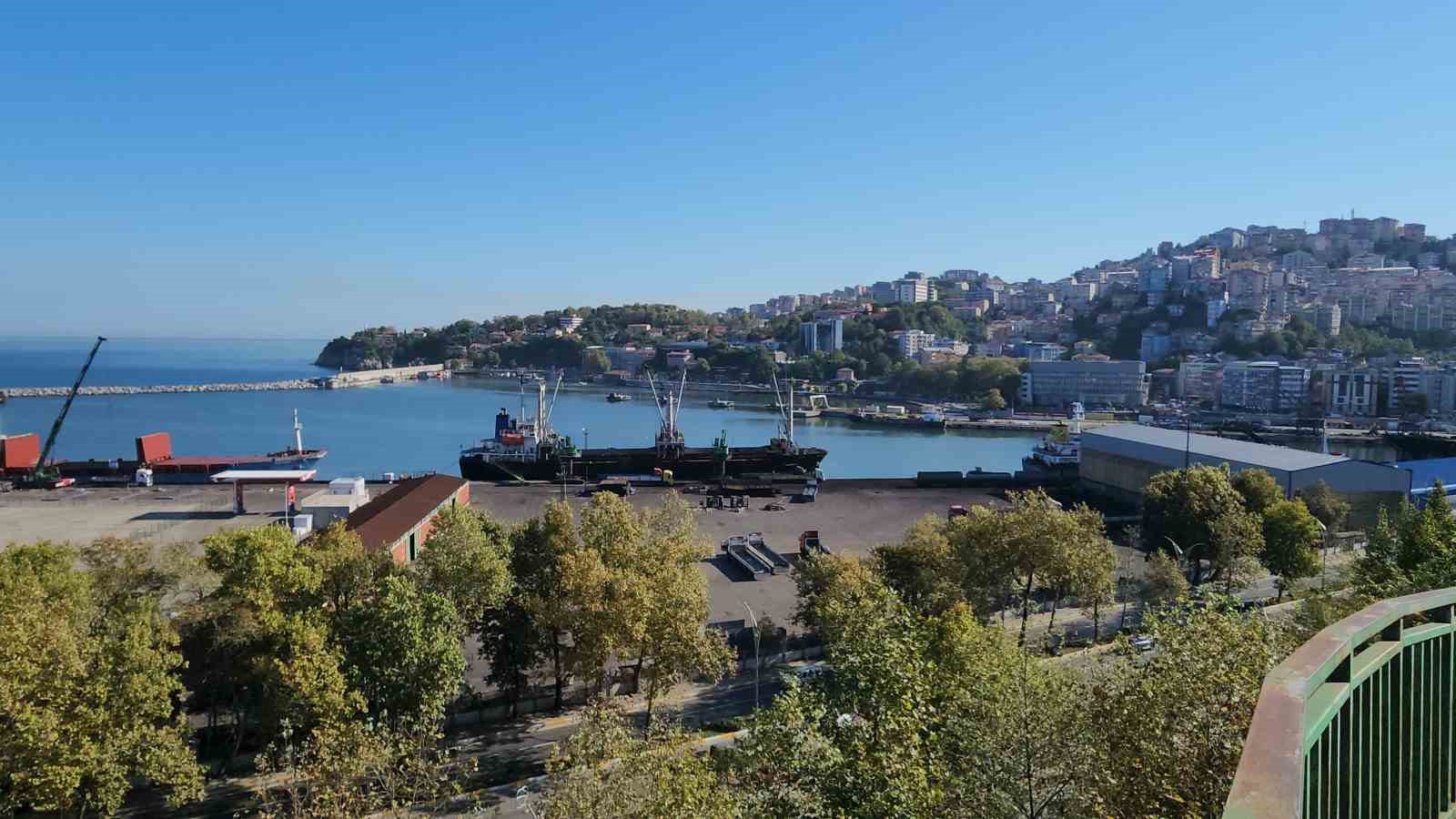 Zonguldak limanı 200 bin metreküp teressübattan temizlendi
