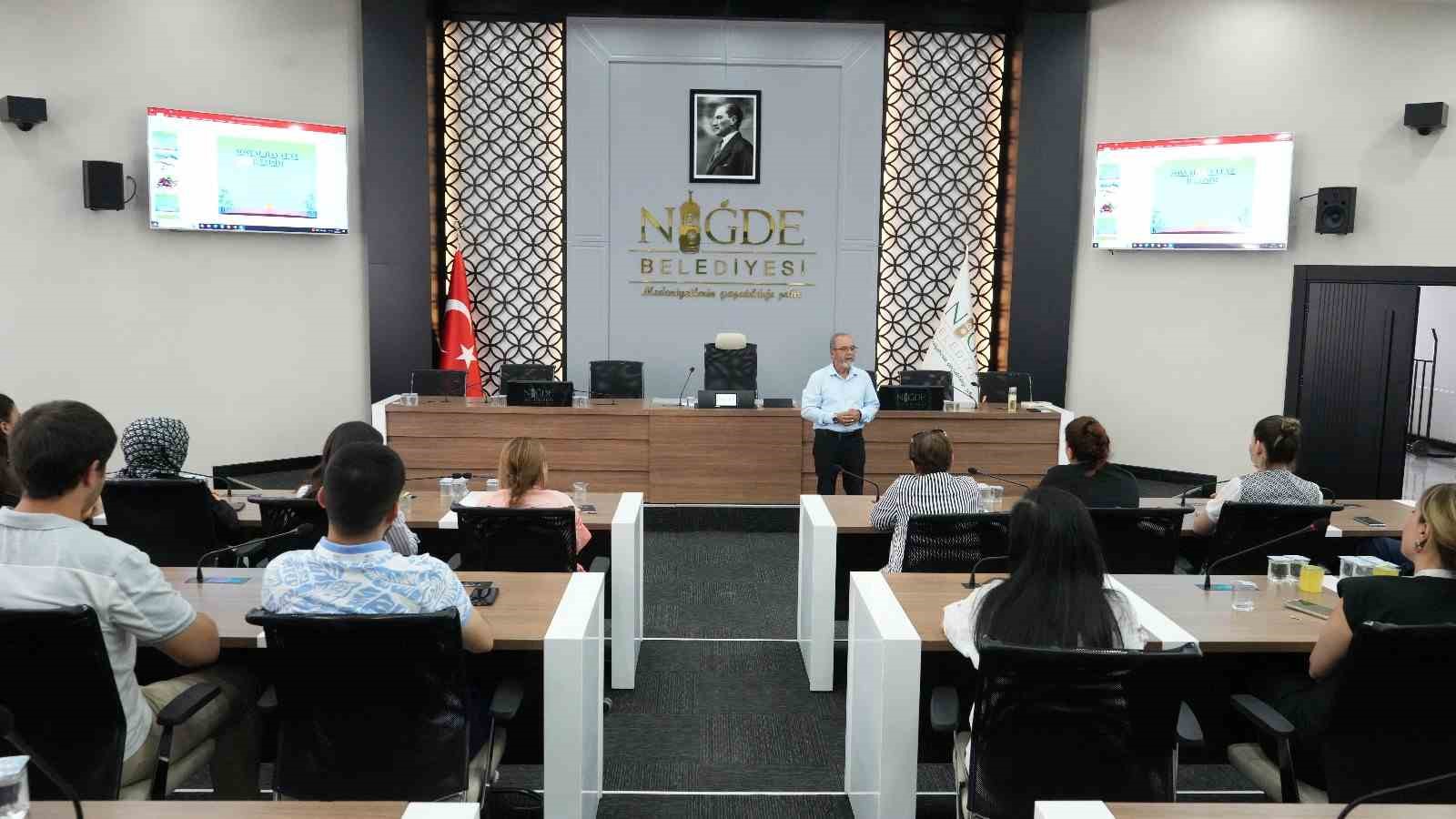 Niğde’de Belediye Personeline “Aile Ve Kurum İçi İletişim” Eğitimi