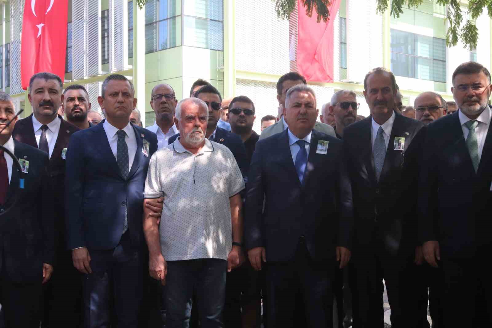 Batı Şeria’da İsrailli askerlerin öldürdüğü Ayşenur için İzmir’de tören
