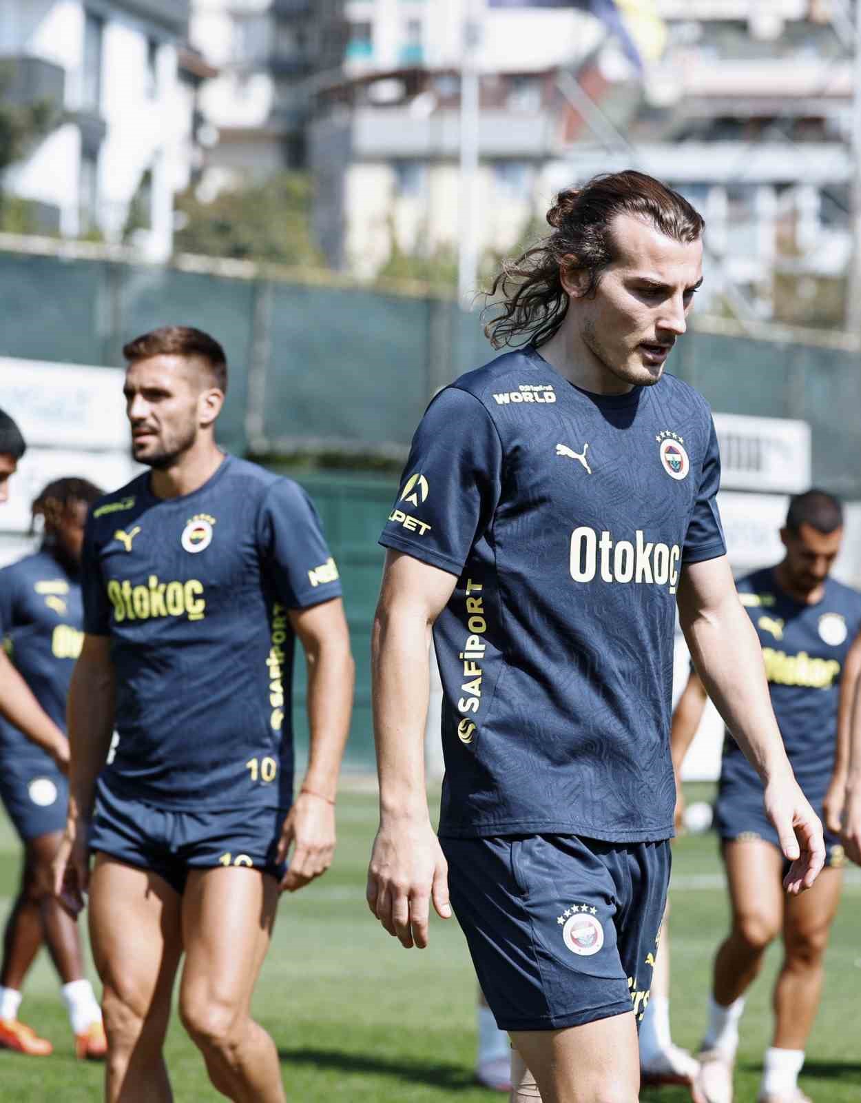 Fenerbahçe, Kasımpaşa maçının hazırlıklarını sürdürdü
